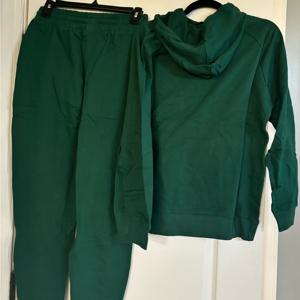 New Green track suit  set- - Picture 5 of 7
